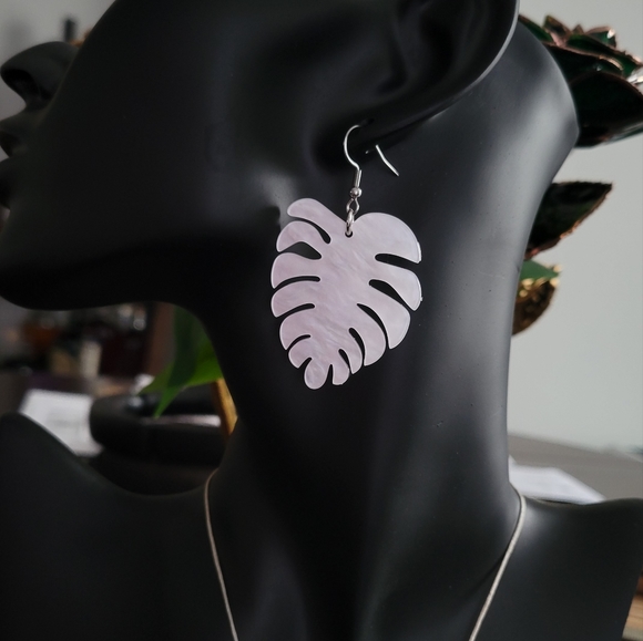 White Acrylic Monstera Leaf Dangle Earrings - Picture 6 of 6